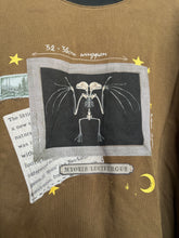 Load image into Gallery viewer, Printed Bat Tee (brown) Sample L -(M/L)
