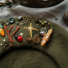 Load image into Gallery viewer, Hobbit Trinkets // Moss Olive Beret
