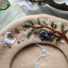 Load image into Gallery viewer, Blueberry &amp; Bow // Milk &amp; Sugar Beret
