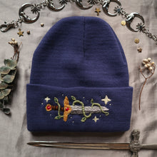 Load image into Gallery viewer, Smoke Blade // Classic Knit Beanie
