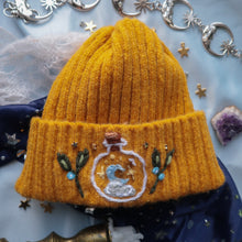 Load image into Gallery viewer, Luna Collector  // on Starlight - Chunky Beanie
