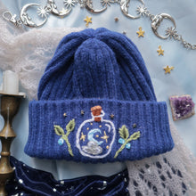 Load image into Gallery viewer, Luna Collector  // on Moonbeam - Chunky Beanie
