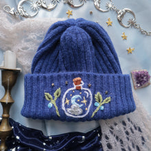 Load image into Gallery viewer, Luna Collector  // on Moonbeam - Chunky Beanie
