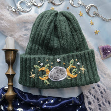 Load image into Gallery viewer, Hecate Moons // on Goblin - Chunky Beanie
