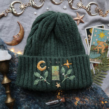 Load image into Gallery viewer, Tarot Card // The Star - Chunky Beanie
