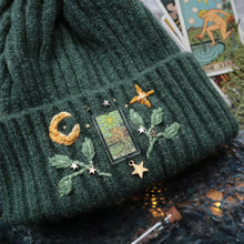 Load image into Gallery viewer, Tarot Card // The Star - Chunky Beanie
