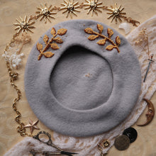 Load image into Gallery viewer, Laurels Victorious - Marble Beret
