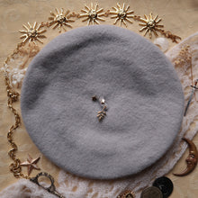 Load image into Gallery viewer, Laurels Victorious - Marble Beret
