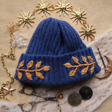 Load image into Gallery viewer, Laurels Victorious - Nautica Chunky Beanie
