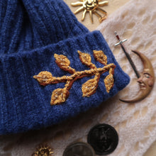 Load image into Gallery viewer, Laurels Victorious - Nautica Chunky Beanie
