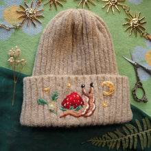 Load image into Gallery viewer, Strawberry Snail // Oats Chunky Beanie
