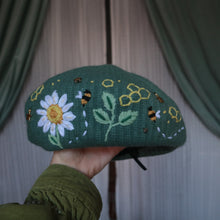 Load image into Gallery viewer, Golden Afternoons // Leaf Knit Beret
