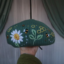 Load image into Gallery viewer, Golden Afternoons // Leaf Knit Beret
