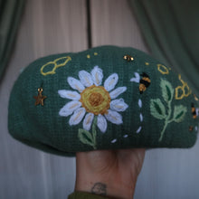 Load image into Gallery viewer, Golden Afternoons // Leaf Knit Beret
