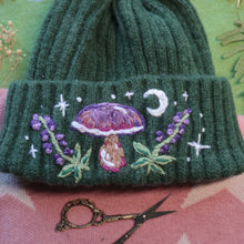 Load image into Gallery viewer, Boletus &amp; Foxglove // Goblin Green Chunky Beanie
