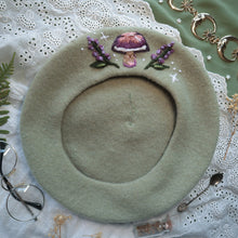Load image into Gallery viewer, Boletus &amp; Lavender // Silver Sage Beret
