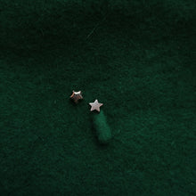 Load image into Gallery viewer, Tiger Lily: for Confidence // Goblin Green Beret
