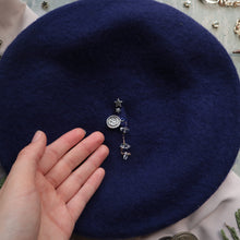 Load image into Gallery viewer, Nyx: Goddess of the Night // Beret
