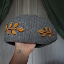 Load image into Gallery viewer, Laurels Victorious // Marble Knit Beret
