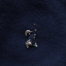 Load image into Gallery viewer, Soaring River Spirit // Navy - 100% Wool Beret
