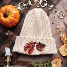 Load image into Gallery viewer, Acorn &amp; Oak // Oat Chunky Beanie
