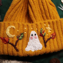 Load image into Gallery viewer, Golden Leaves Ghostie // Goldenrod Chunky Beanie
