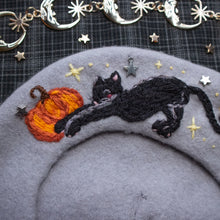 Load image into Gallery viewer, Oh Big Stretch! // Moon Grey Beret
