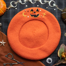 Load image into Gallery viewer, Lantern Grin // Electric Pumpkin Beret
