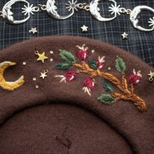 Load image into Gallery viewer, Rosehips in Autumn // Hot Cocoa Beret
