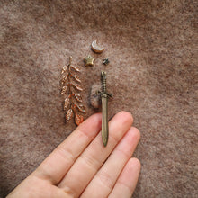Load image into Gallery viewer, Wood Elf // Dormouse Brown Beret
