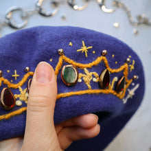 Load image into Gallery viewer, Royalty // Blood Blue Beret
