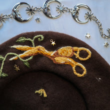 Load image into Gallery viewer, The Witch&#39;s Scissors // Oak Brown Beret (Patron Pick)
