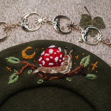 Load image into Gallery viewer, Amanita Snail // Olive Beret
