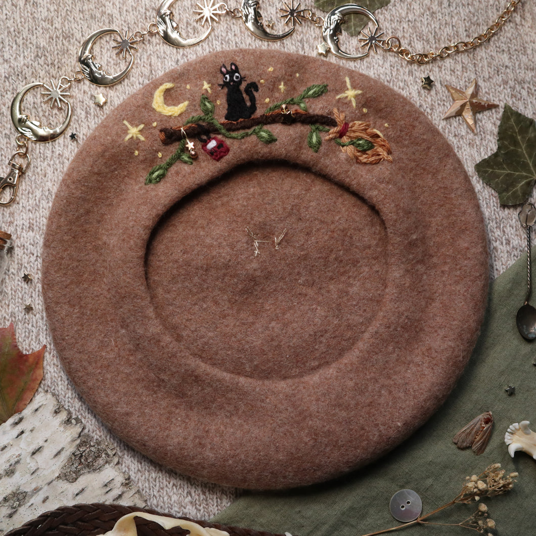 A Delicious Delivery  // Gingerbread Latte Beret
