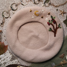 Load image into Gallery viewer, Winter Harvest  // Milk Tea Beret
