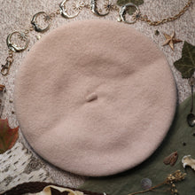 Load image into Gallery viewer, Winter Harvest  // Milk Tea Beret
