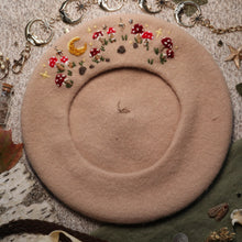 Load image into Gallery viewer, Fairy Ring // Milk Tea Beret
