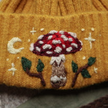 Load image into Gallery viewer, Amanita  // Goldenrod Chunky Beanie
