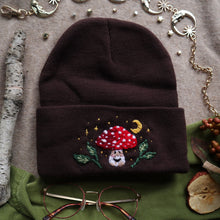 Load image into Gallery viewer, Fun-guy // Oaken Classic Beanie
