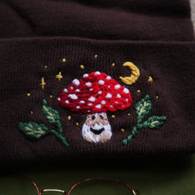 Load image into Gallery viewer, Fun-guy // Oaken Classic Beanie
