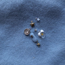 Load image into Gallery viewer, Bluejay Collector // Cloudy Beret
