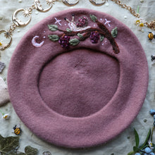Load image into Gallery viewer, Mulberry Snail // Rosebud Beret
